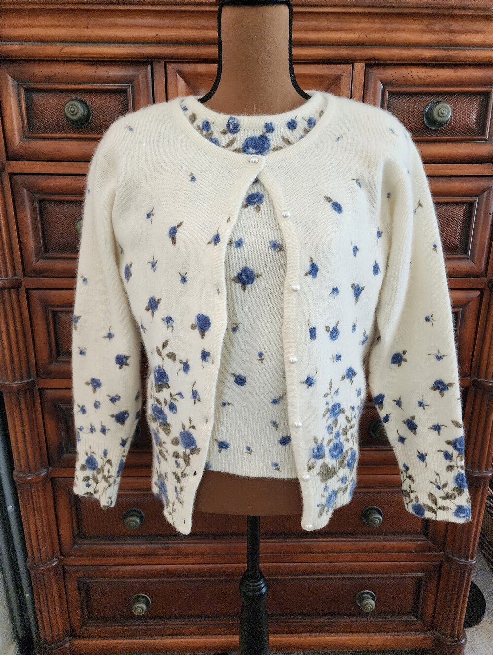 Vintage Coquette Romantic Cream Floral Lambs Wool And Angora Sweater & Cardigan